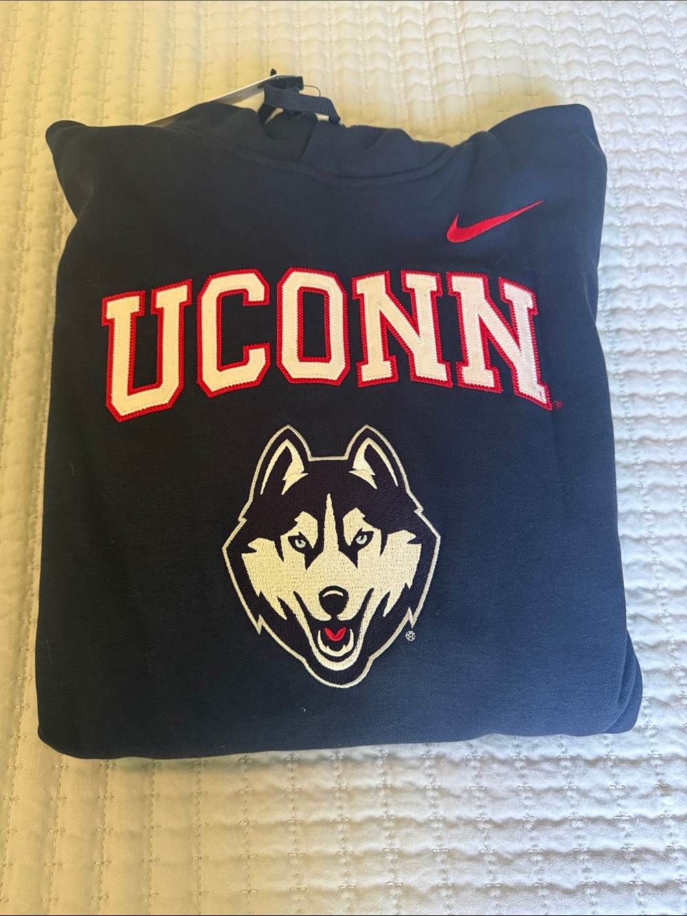 Nike UCONN Huskies Navy Sweatshirt with Red Accents NWT